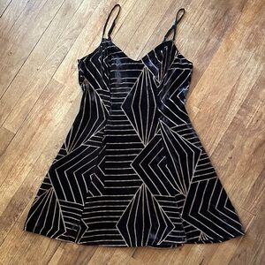 Silence + Noise Brown and Cream Velvet Patterned Mini Dress - Sz 6